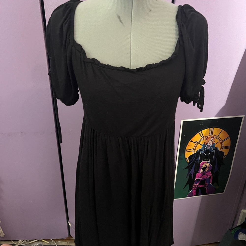 Chic Black Dress with Puff Sleeves